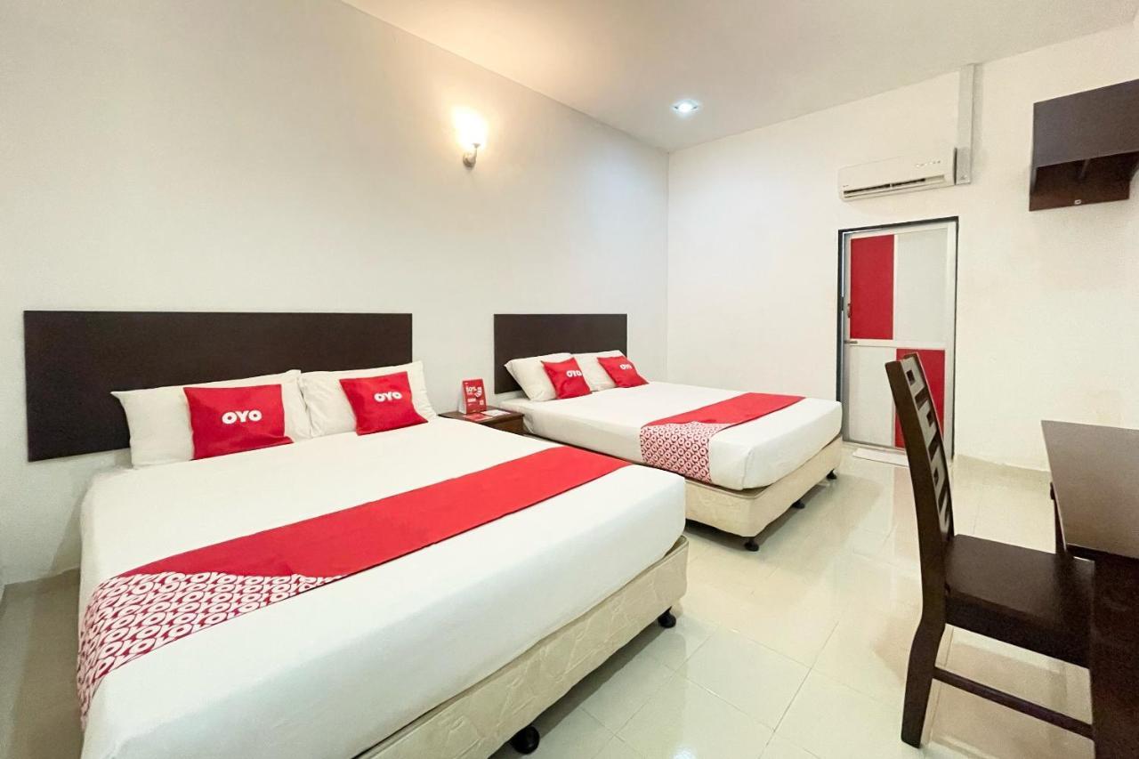 Oyo 275 Senyum Inn Pantai Cenang  Exterior foto