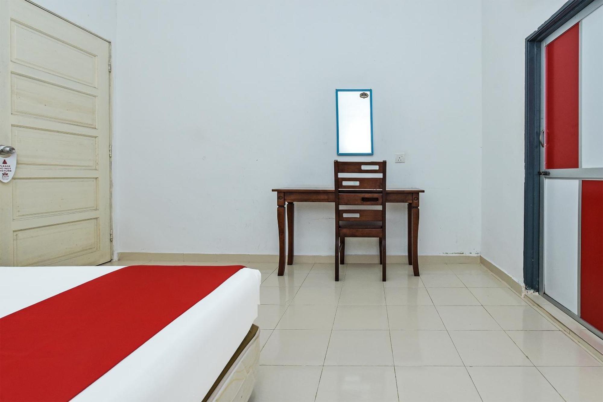 Oyo 275 Senyum Inn Pantai Cenang  Exterior foto